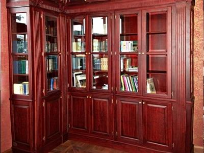 Фасады шкафа в библиотеку, массив красного дерева